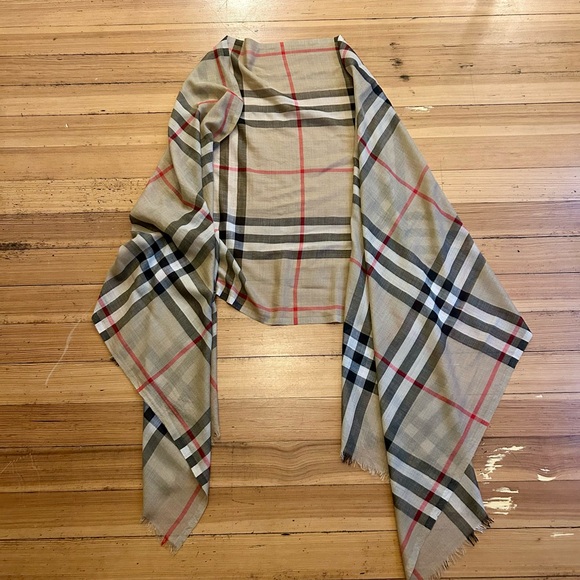 Burberry Giant Check Wool Silk Scarf. - Picture 8 of 16